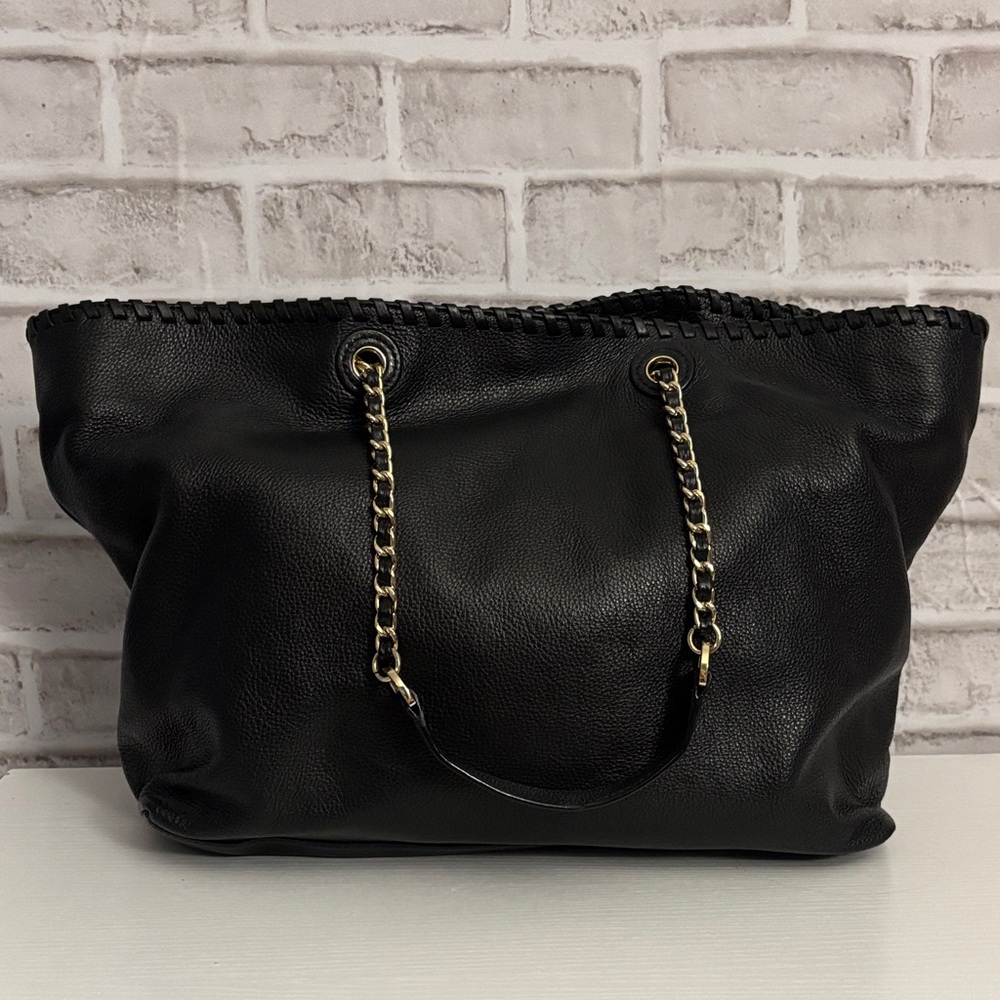 LIKE NEW Tory Burch Black Pebbled Leather Tote with Gold Chain - Picture 2 of 15